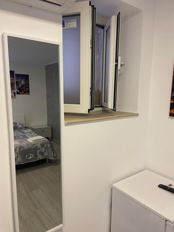 La Stradina Apartment บาร์เลตตา ภายนอก รูปภาพ